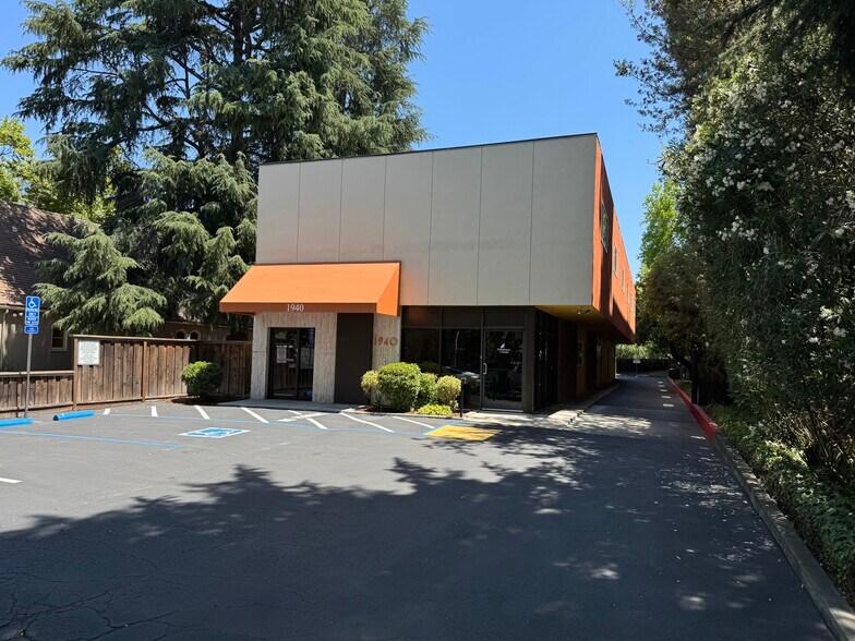 1940 The Alameda, San Jose, CA à vendre - Photo du bâtiment - Image 2 de 8