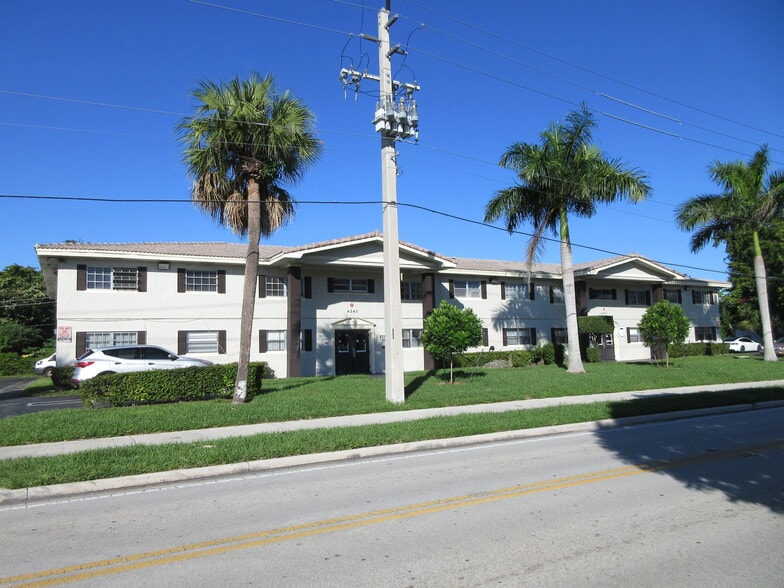 4280 Woodside Dr, Coral Springs, FL for sale - Building Photo - Image 3 of 13