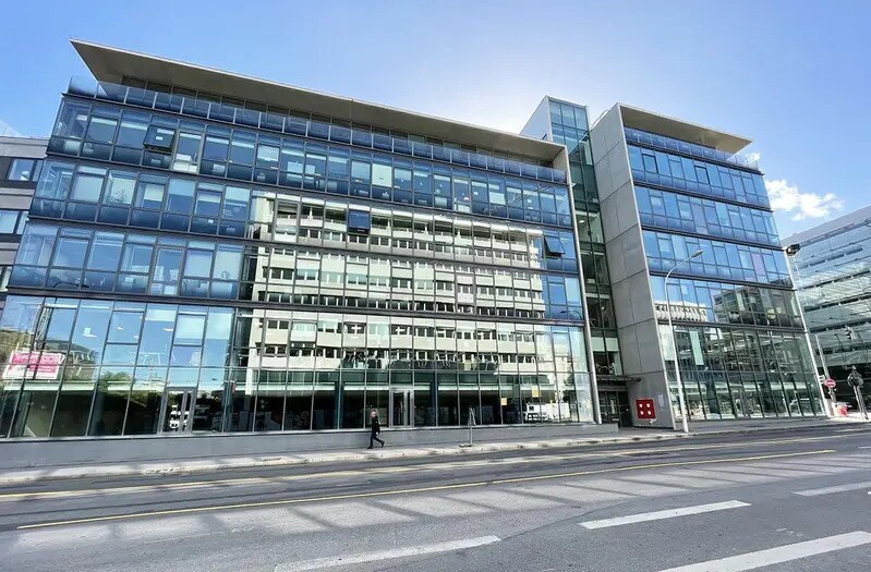 Office in Lyon for lease - Building Photo - Image 1 of 49