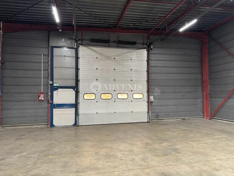 Flex dans Tremblay-en-France à louer - Photo du bâtiment - Image 3 de 8