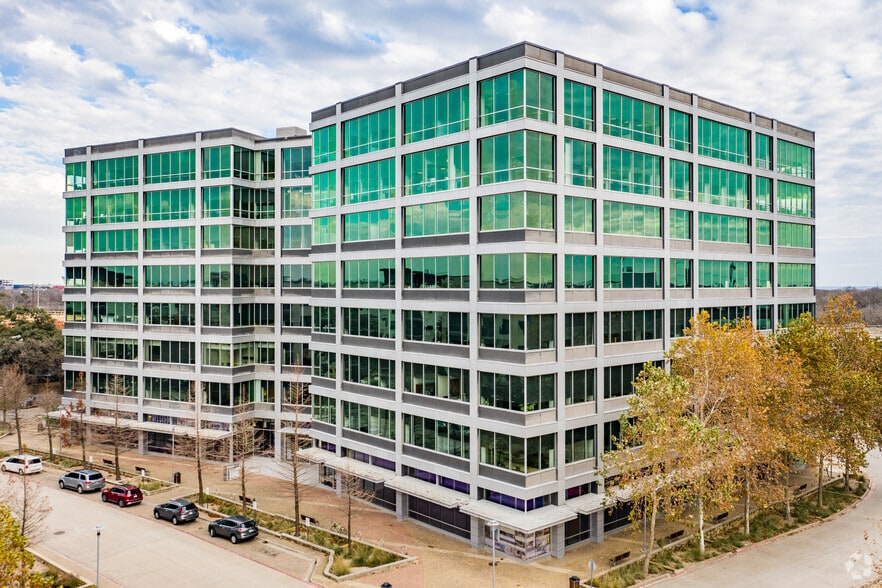 3300 N Interstate 35, Austin, TX for lease - Primary Photo - Image 1 of 43