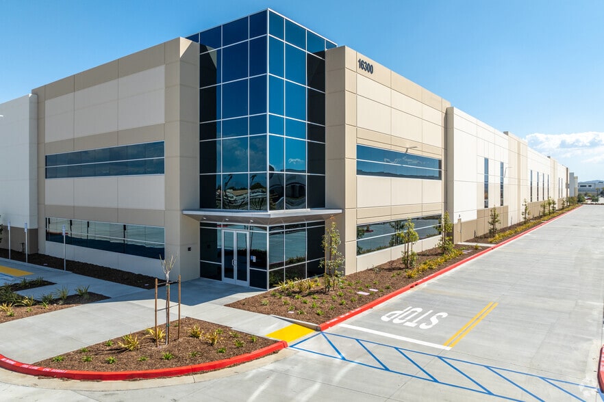 16300 Coyote Bush Rd, Riverside, CA for lease - Building Photo - Image 2 of 13