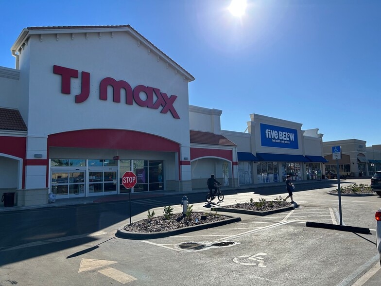 6687-6905 S Kirkman Rd, Orlando, FL for lease - Building Photo - Image 3 of 8