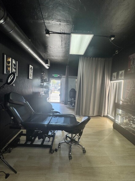 1673-1675 NE 123rd St, North Miami, FL for lease - Building Photo - Image 2 of 4