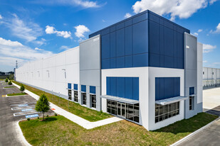 Lake County Logistics Center - Entrepôt