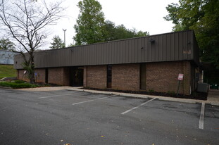 4000 Brownsboro Rd, Winston-Salem NC - Entrepôt