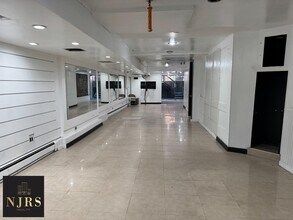 448 E 79th St, New York, NY à louer Photo intérieure- Image 1 de 11