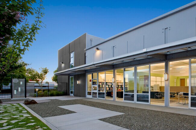 Plus de détails pour 1084 Foxworthy Ave, San Jose, CA - Bureau à louer