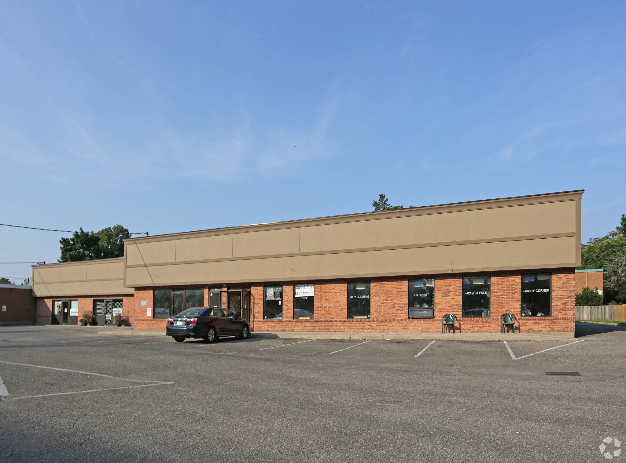 365 Vine St, St Catharines, ON for sale Primary Photo- Image 1 of 1