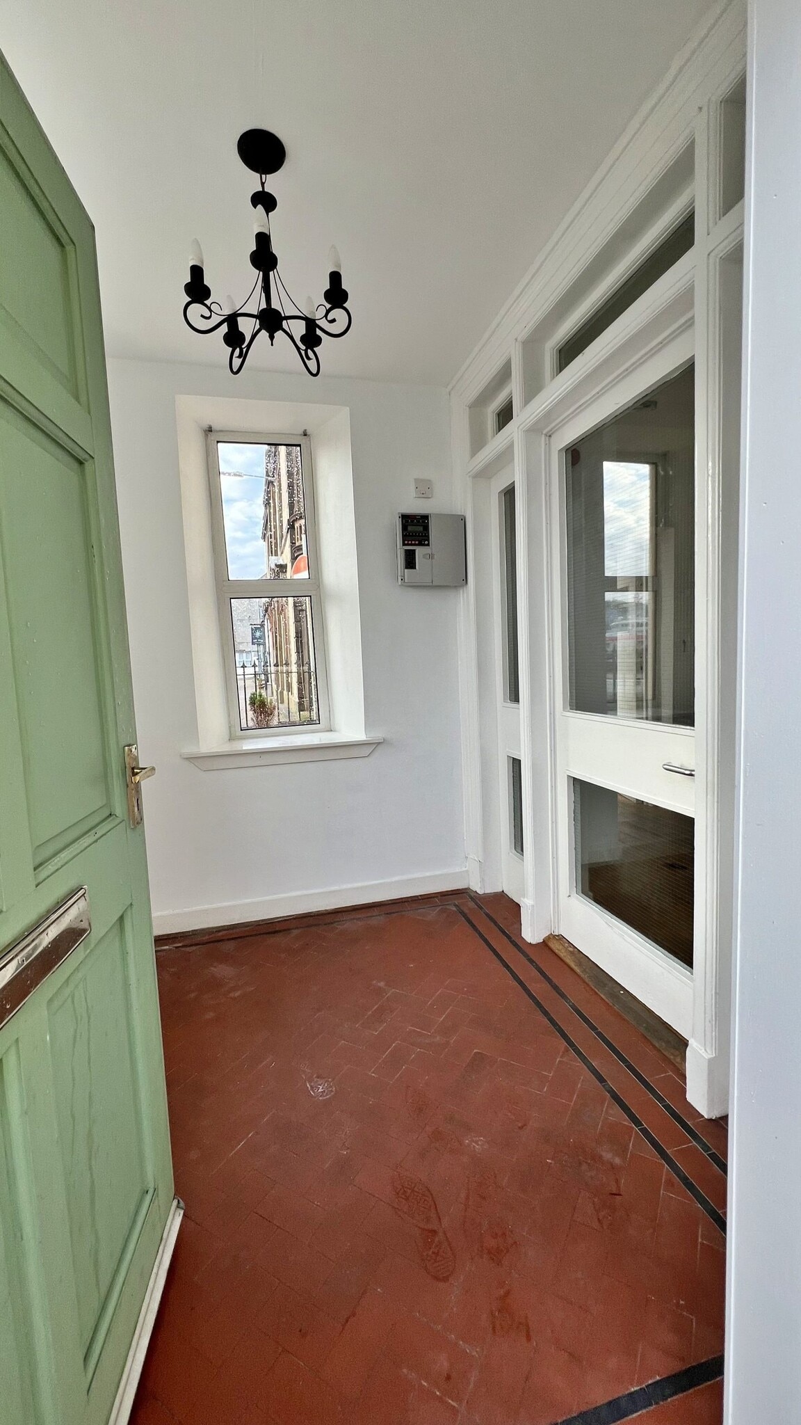 16 South Beach, Isle Of Lewia for lease Interior Photo- Image 1 of 18