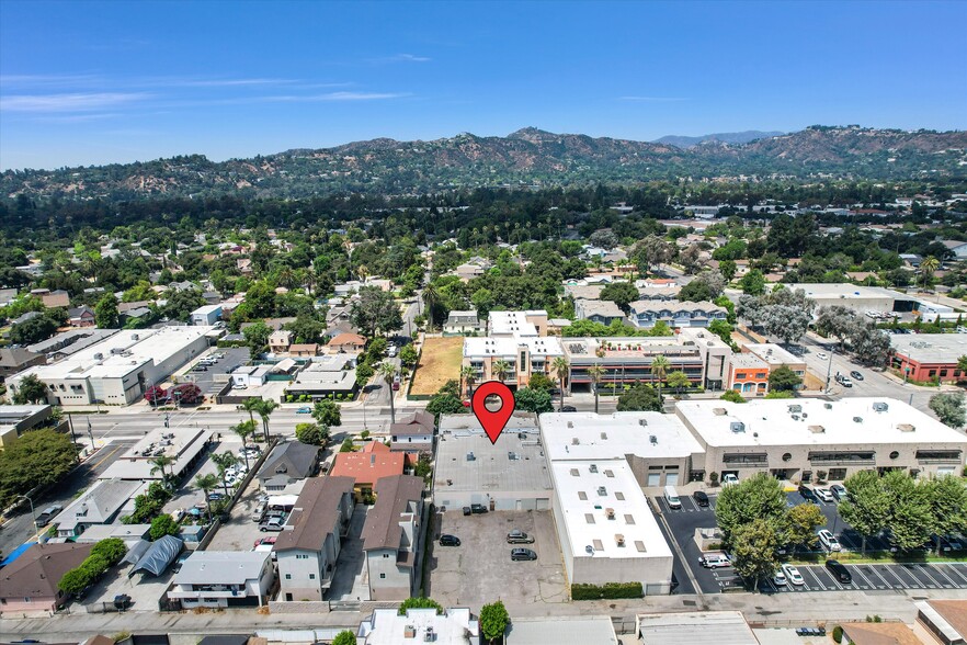 848 N Fair Oaks Ave, Pasadena, CA for sale - Building Photo - Image 3 of 5