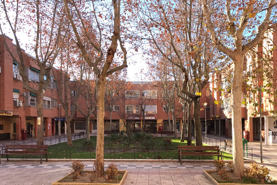 Plaza de Blas de Otero, 1, Rivas-Vaciamadrid, Madrid à louer - Photo du bâtiment - Image 1 de 2