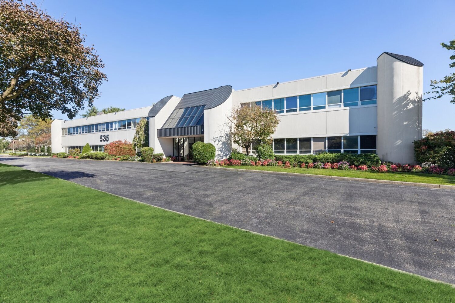 535 Broadhollow Rd, Melville, NY for lease Building Photo- Image 1 of 11