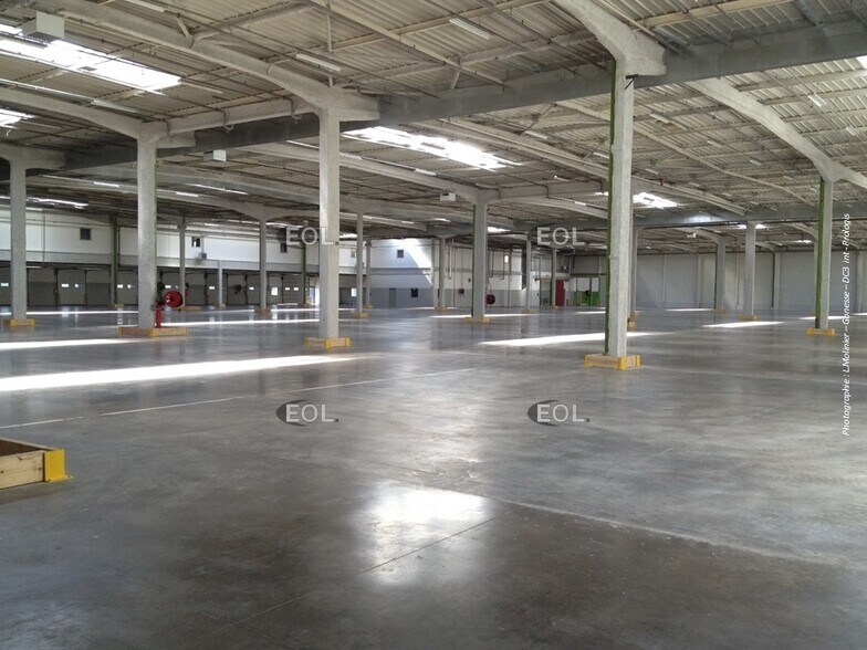 Industrial in Gonesse for lease - Building Photo - Image 3 of 5