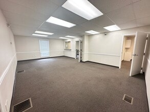 7130 Hodgson Memorial Dr, Savannah, GA for lease Interior Photo- Image 2 of 3