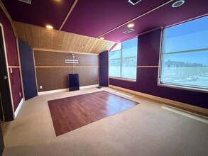 7949 Ajay Dr, Sun Valley, CA for lease Interior Photo- Image 2 of 8