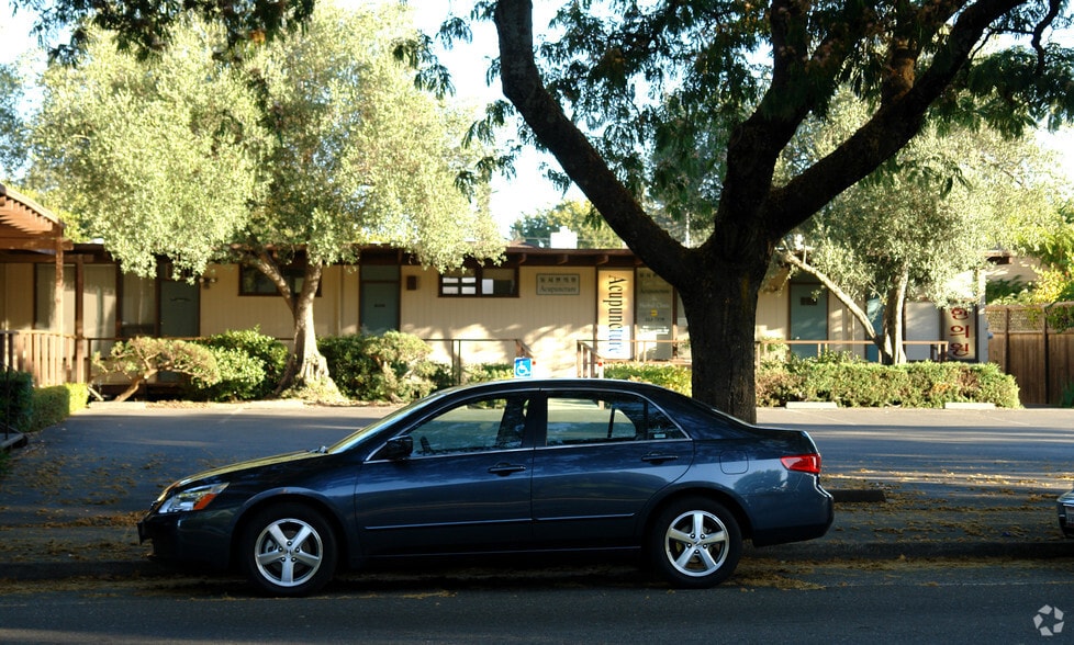 1421 Montgomery Dr, Santa Rosa, CA for lease - Building Photo - Image 2 of 3