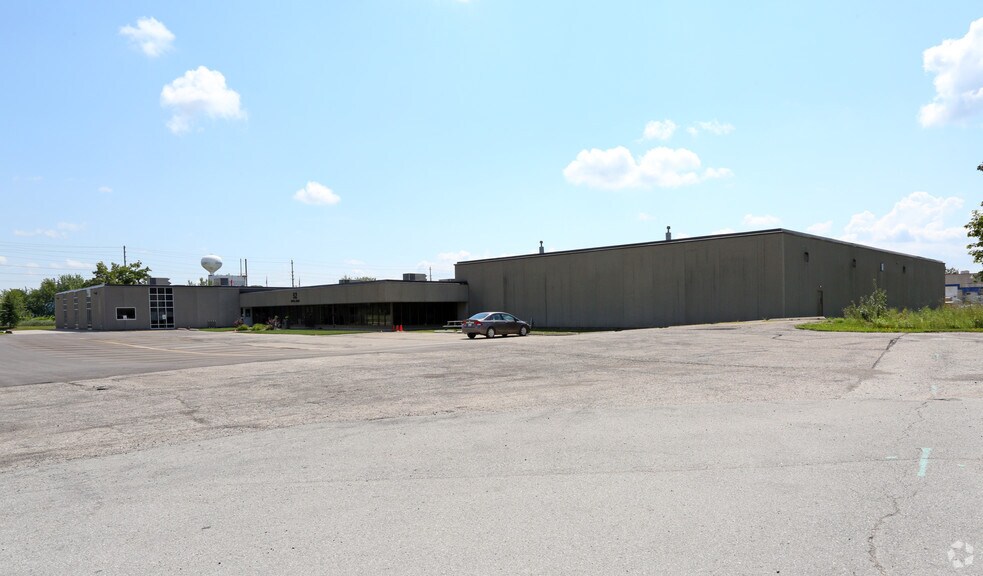 52 Royal Rd, Guelph, ON à louer - Photo du bâtiment - Image 2 de 3