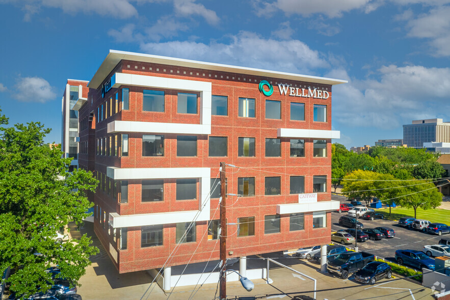 3310 Live Oak St, Dallas, TX for lease - Primary Photo - Image 1 of 12