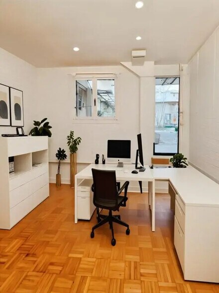 Bureau dans Paris à vendre - Photo du bâtiment - Image 3 de 6