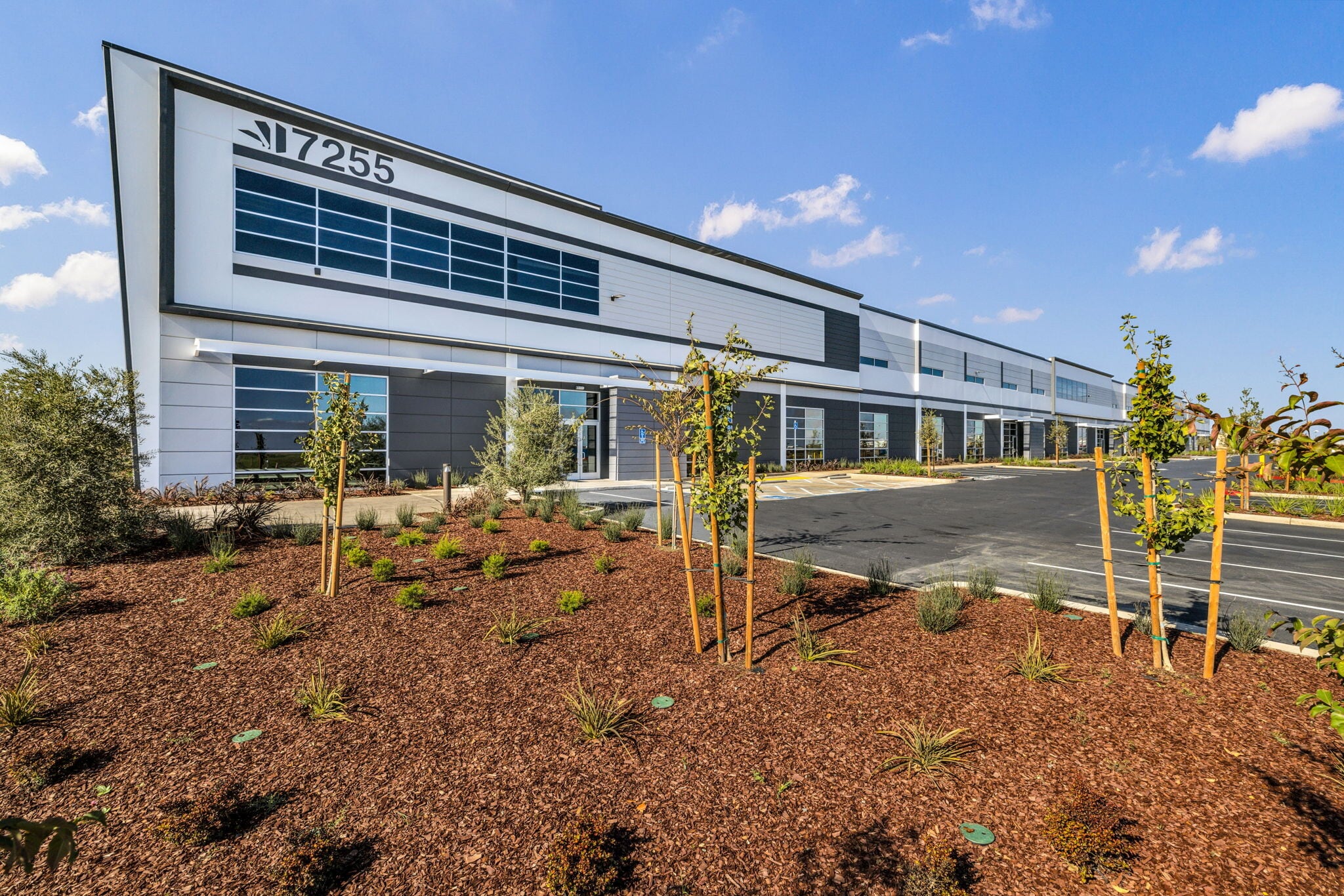 Skyking & Metro Air Pky, Sacramento, CA for lease Interior Photo- Image 1 of 8