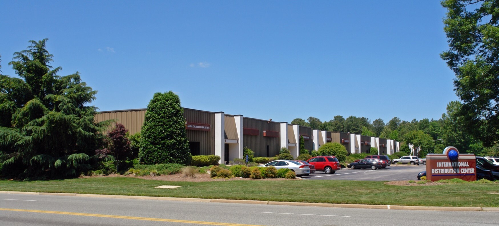 11861 Canon Blvd, Newport News, VA for lease Building Photo- Image 1 of 8