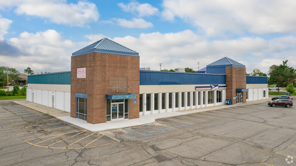 5200-5210 W Saginaw Hwy, Lansing, MI à louer - Photo principale - Image 1 de 6