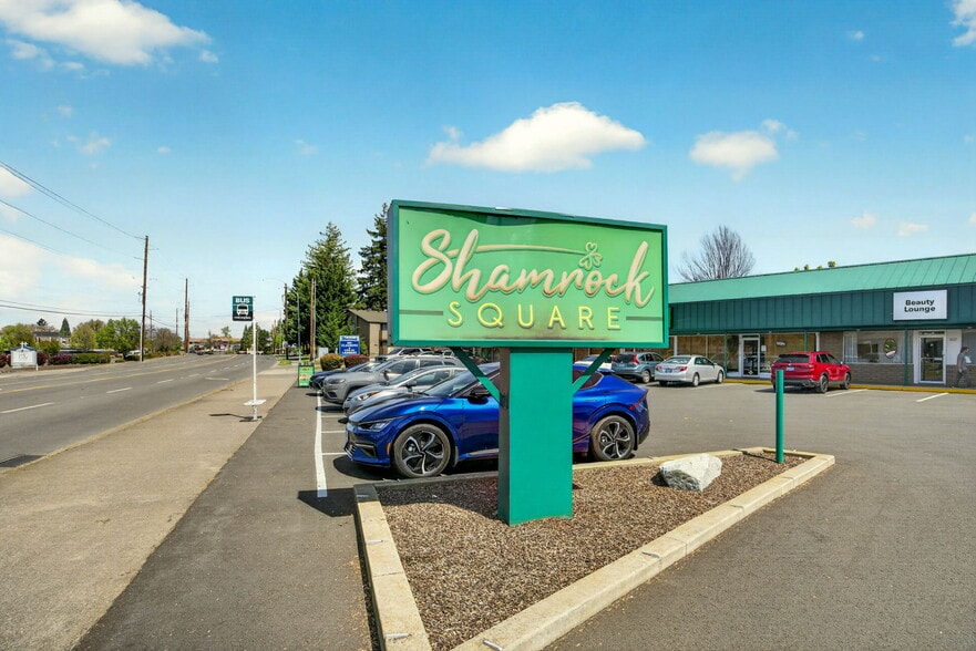 604-628 Crater Lake Ave, Medford, OR for sale - Building Photo - Image 2 of 5