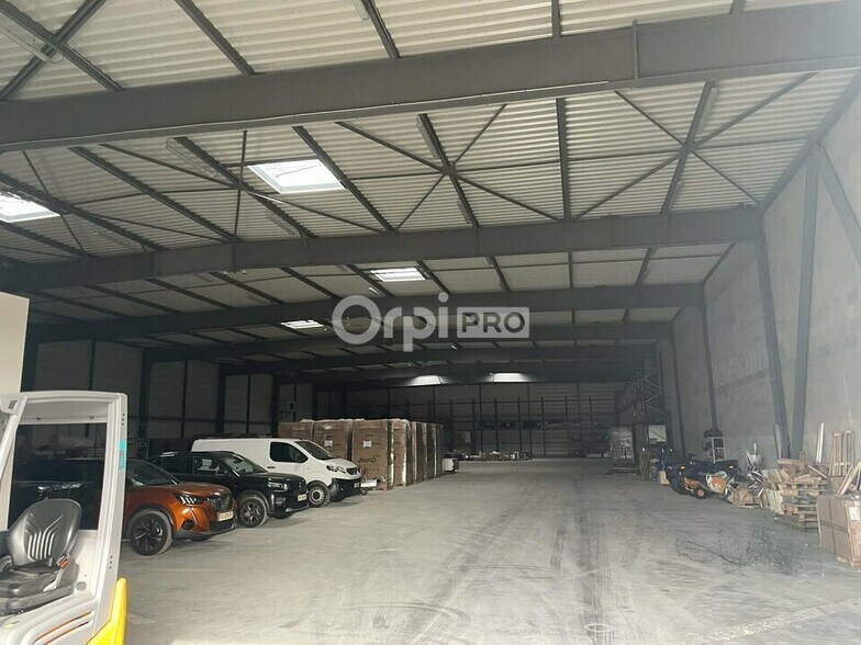 Industrial in Longvic for lease - Interior Photo - Image 2 of 3