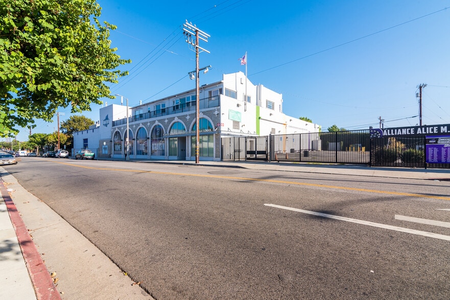 461 W 9th St, San Pedro, CA for sale - Primary Photo - Image 1 of 20