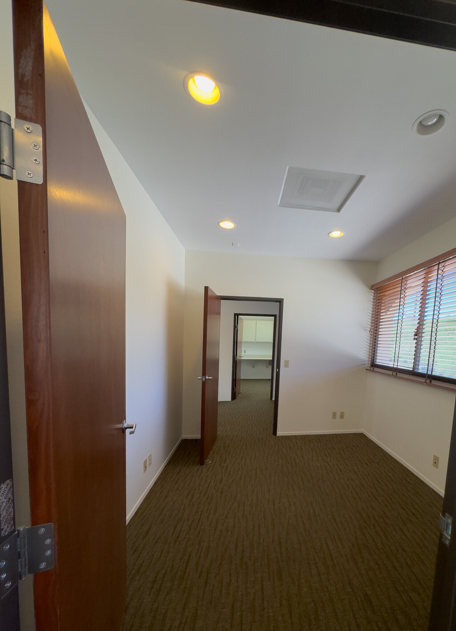 73111 El Paseo Dr, Palm Desert, CA for lease Interior Photo- Image 1 of 6