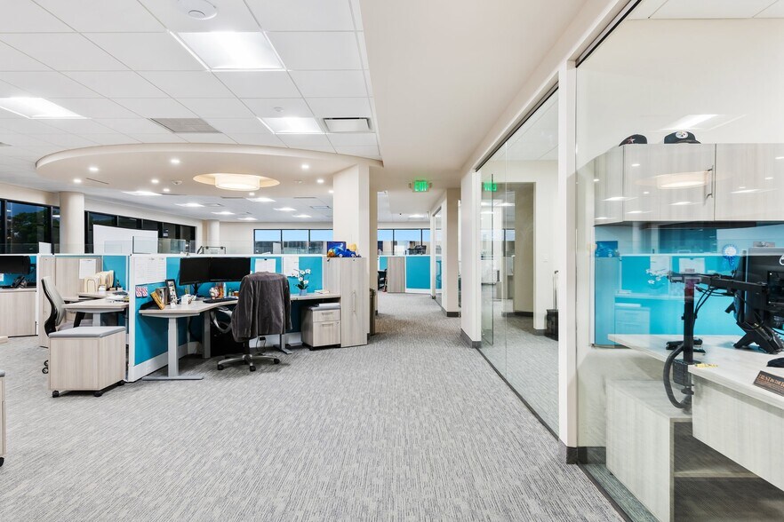 3303 W Commercial Blvd, Fort Lauderdale, FL à vendre - Photo intérieure - Image 3 de 45