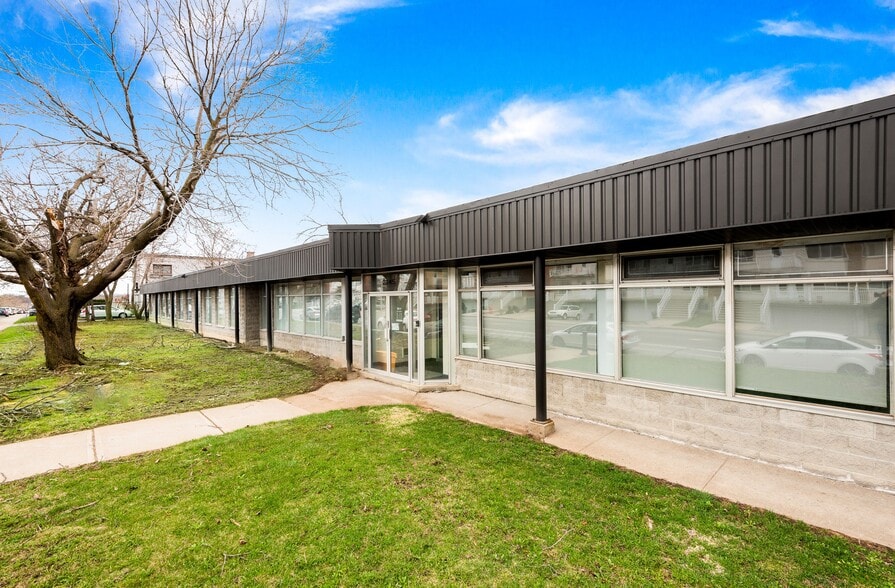 2345 Rue Lapierre, Montréal, QC à louer - Photo du bâtiment - Image 1 de 11