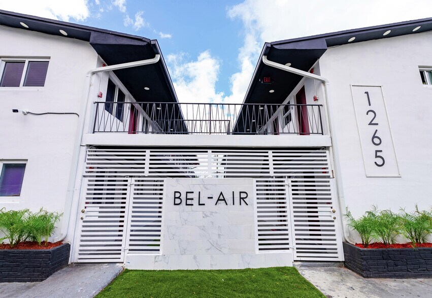 1265 Sharazad Blvd, Opa Locka, FL à vendre - Photo du bâtiment - Image 2 de 18