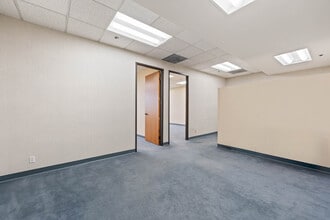2670 N Main St, Santa Ana, CA à louer Photo intérieure- Image 1 de 4