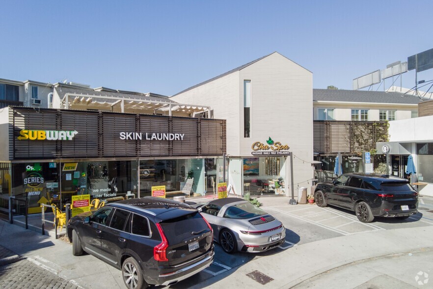 11723-11733 Barrington Ct, Los Angeles, CA for lease - Building Photo - Image 2 of 4