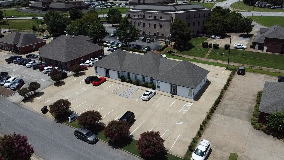 440 St Lukes Dr, Montgomery, AL à louer - Photo du bâtiment - Image 2 de 5