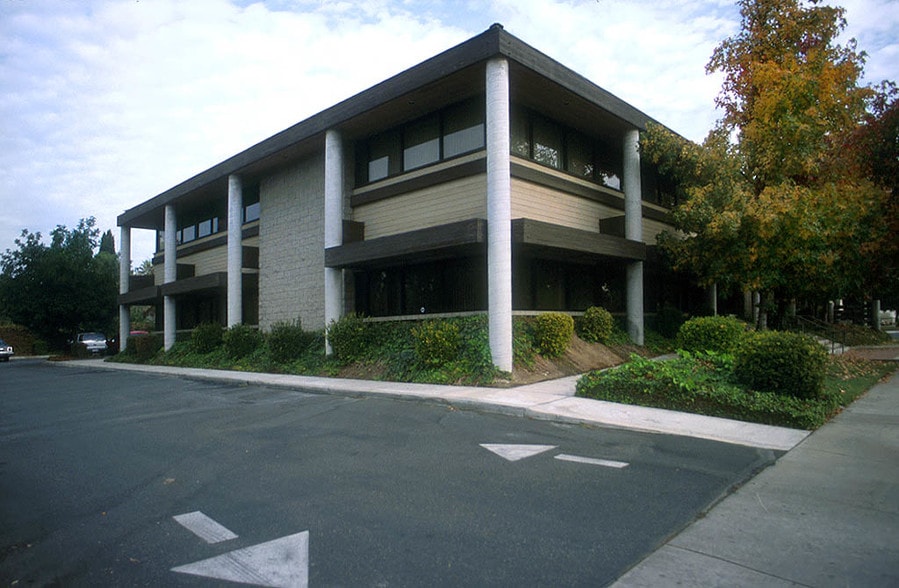 4515 Central Ave, Riverside, CA for lease - Building Photo - Image 2 of 12