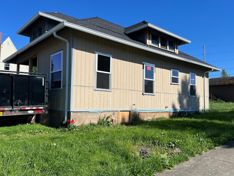 39342 Pleasant St, Sandy, OR for lease - Primary Photo - Image 1 of 8
