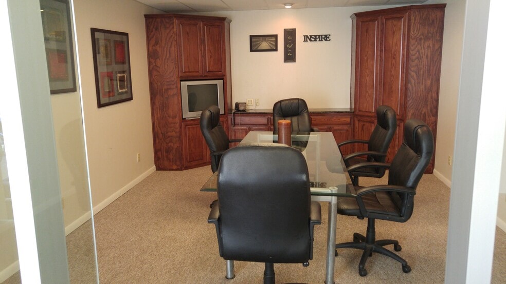 329 Centre St, Dallas, TX for lease - Interior Photo - Image 3 of 4