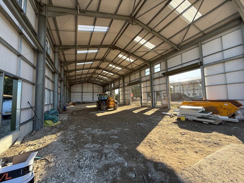 Unit 9, Firsland Park Estate, Albourne Road, Hurstpierpoint à louer - Photo du bâtiment - Image 2 de 5