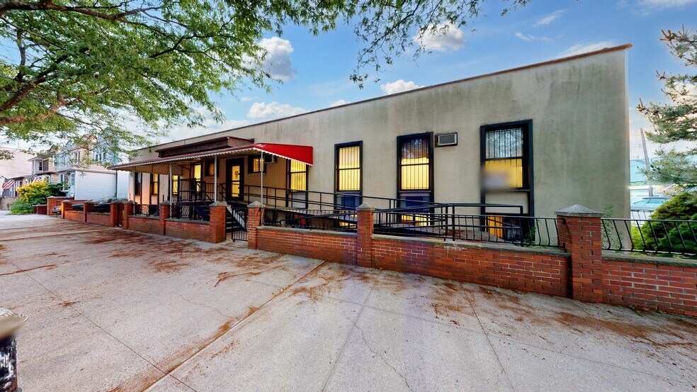 77-20 74th St, Ridgewood, NY à louer - Photo du bâtiment - Image 1 de 30