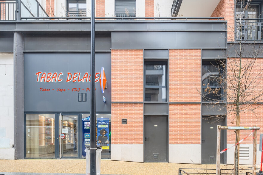 2-16 Rue Paul Bert, Courbevoie for lease - Building Photo - Image 3 of 8