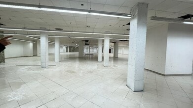 Commerce de détail dans Vilanova i la Geltrú, Barcelona à louer Photo intérieure- Image 2 de 6