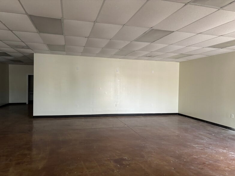 1610 E Tyler St, Harlingen, TX for lease - Building Photo - Image 3 of 25
