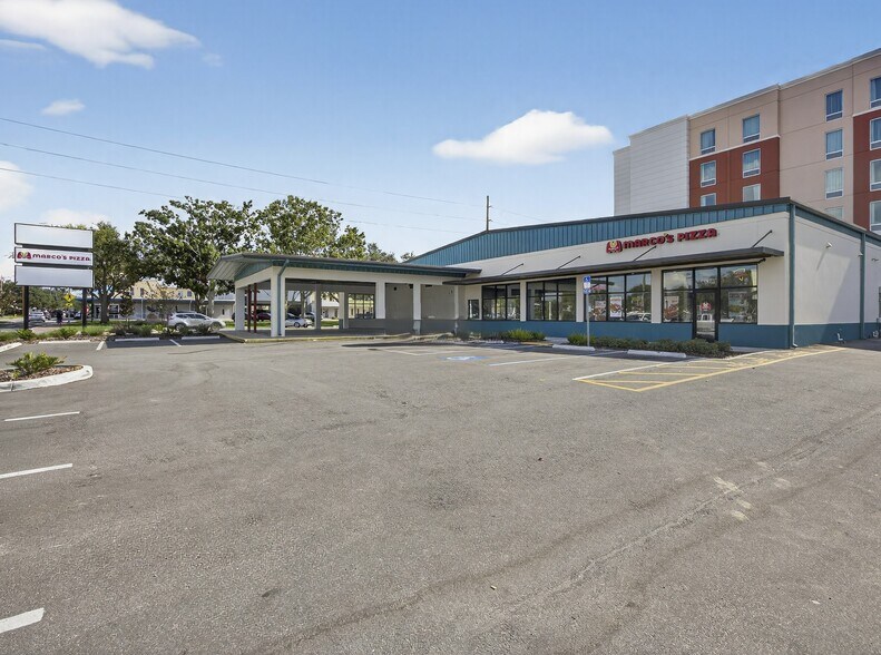 504 Avenue D NW, Winter Haven, FL à louer - Photo du bâtiment - Image 2 de 8