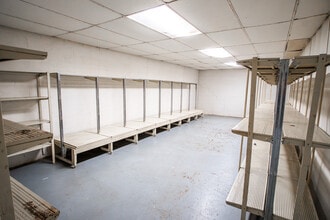 705 W Race St, Kingston, TN à louer Photo intérieure- Image 1 de 6