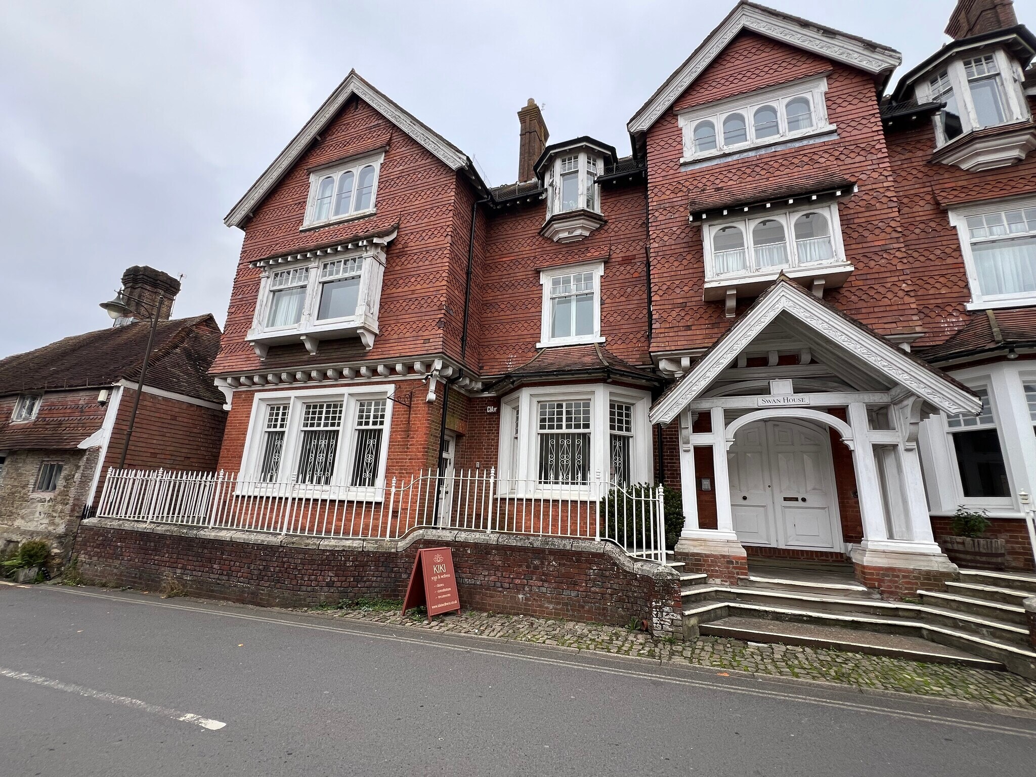 Market Sq, Petworth à louer Photo du bâtiment- Image 1 de 2