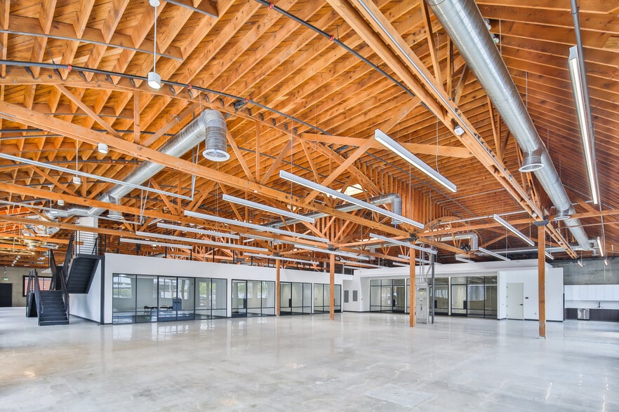 8468 Warner Dr, Culver City, CA for lease - Building Photo - Image 3 of 12