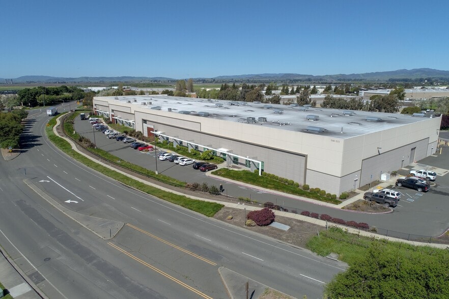1560-1572 Airport Blvd, Napa, CA for lease - Building Photo - Image 2 of 5